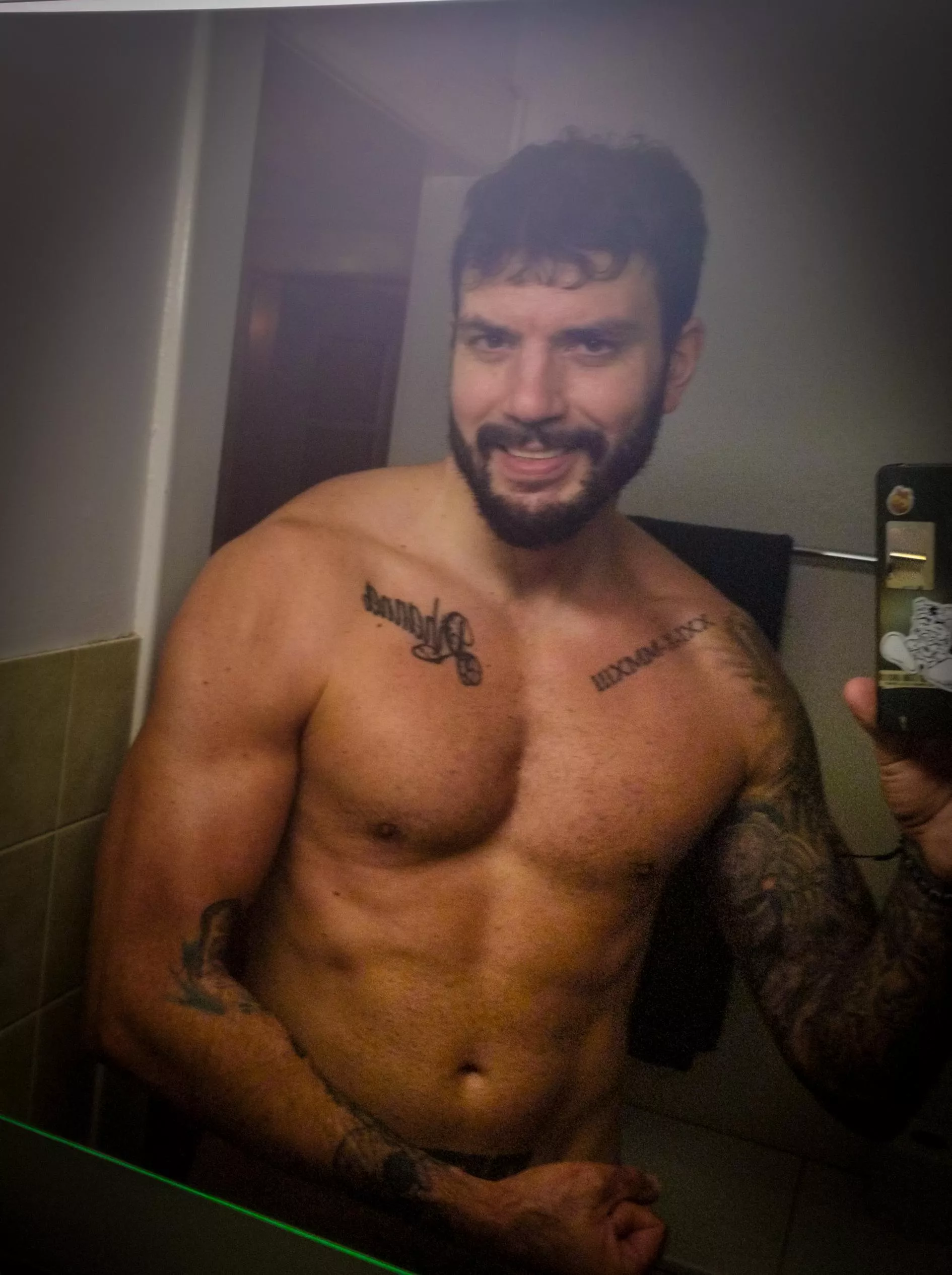 After an intense workout I'm smelling like a jungle beast🫣