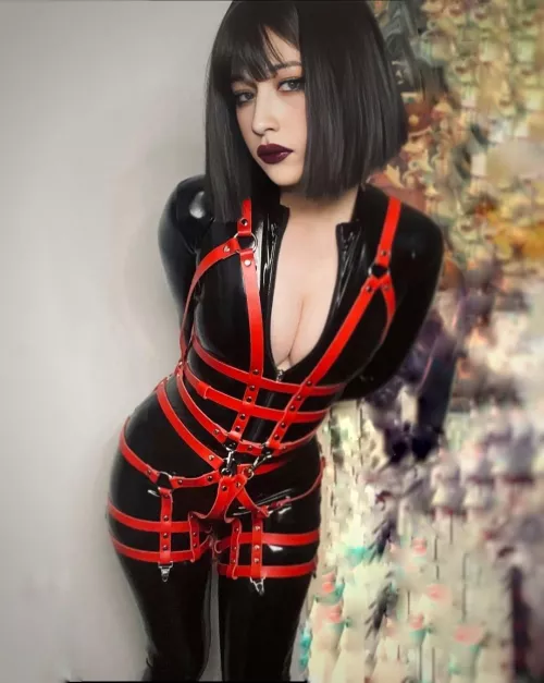 Agatha Gagslut in Latex Catsuit 