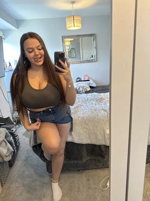 Am i looking hot like this