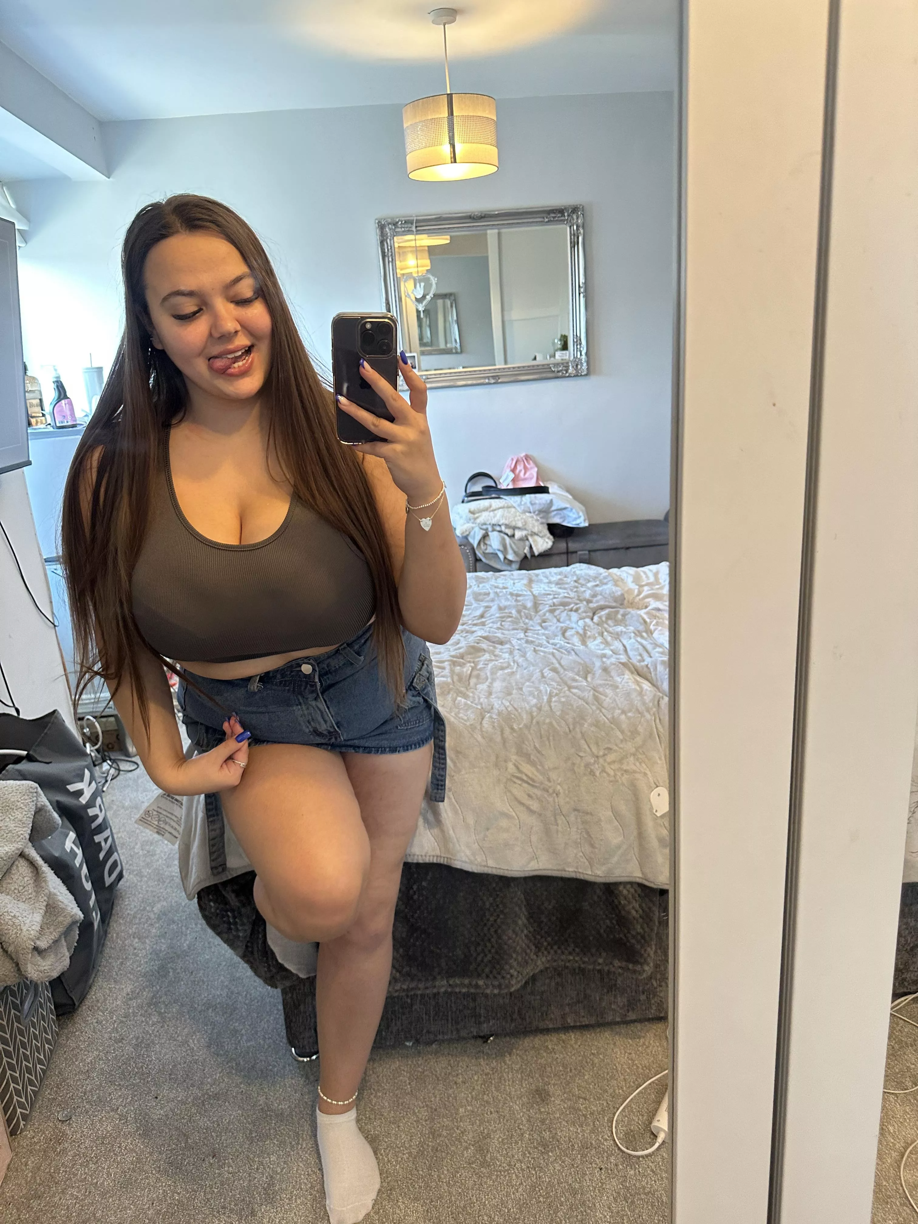 Am i looking hot like this