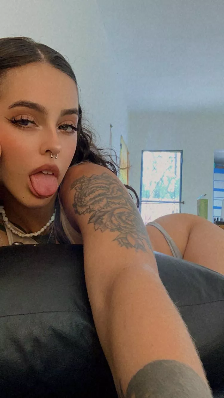 Anybody want to let me ride their face for the rest of the night?