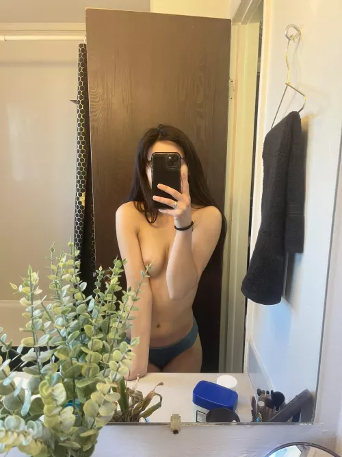 Bathroom pic for you 