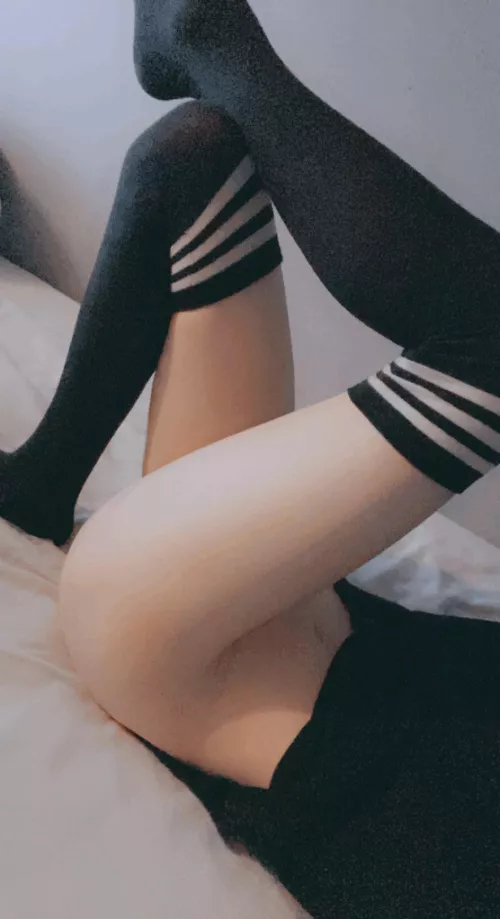 Belly buttons are cute, anyone who disagrees gets nibbled :3 