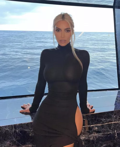 Blonde hair Kim is the best version of her