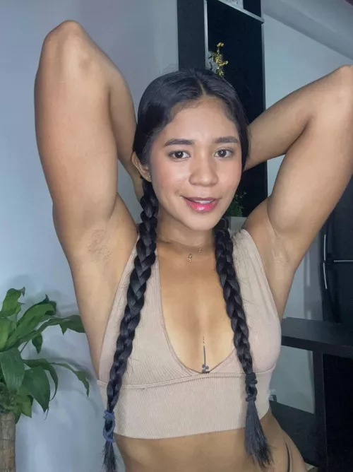 Can you pull my braids as you lick my armpits?