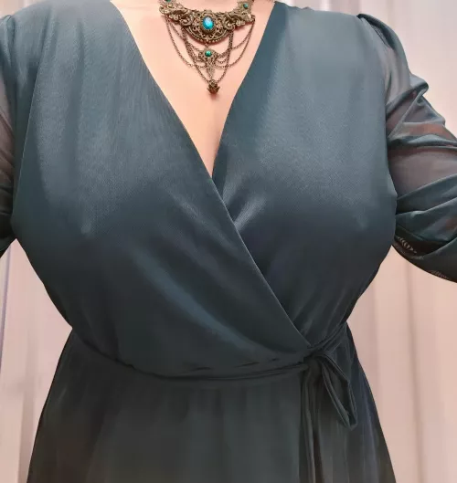 Chiffon emerald dress with some pokies on the side 