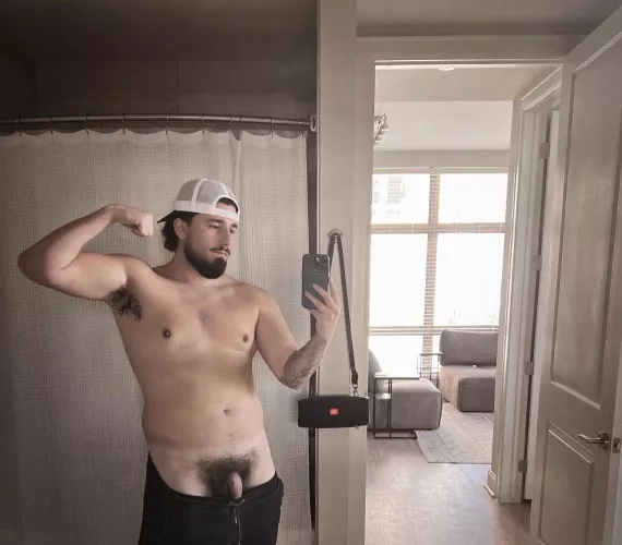 come wake my cock up 😈