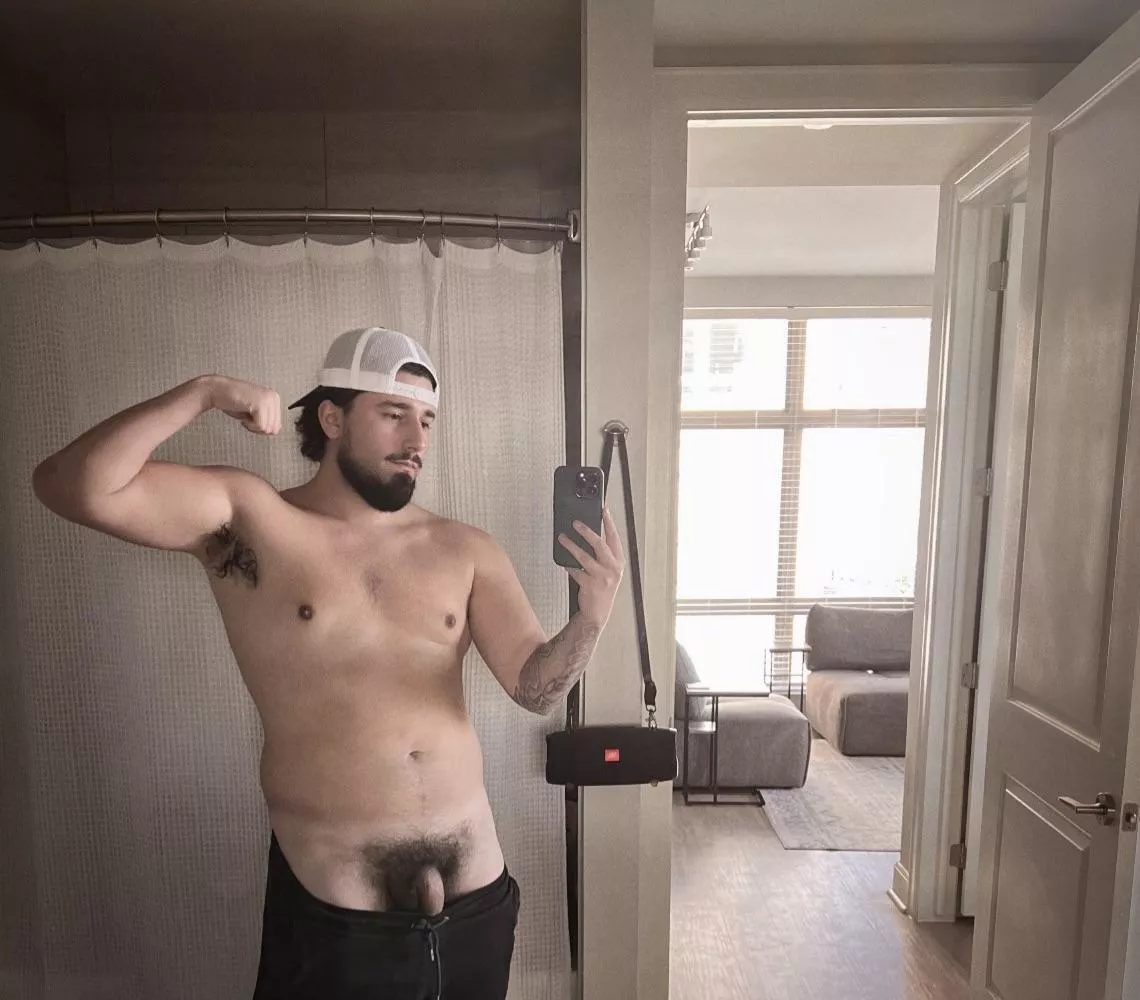 come wake my cock up 😈