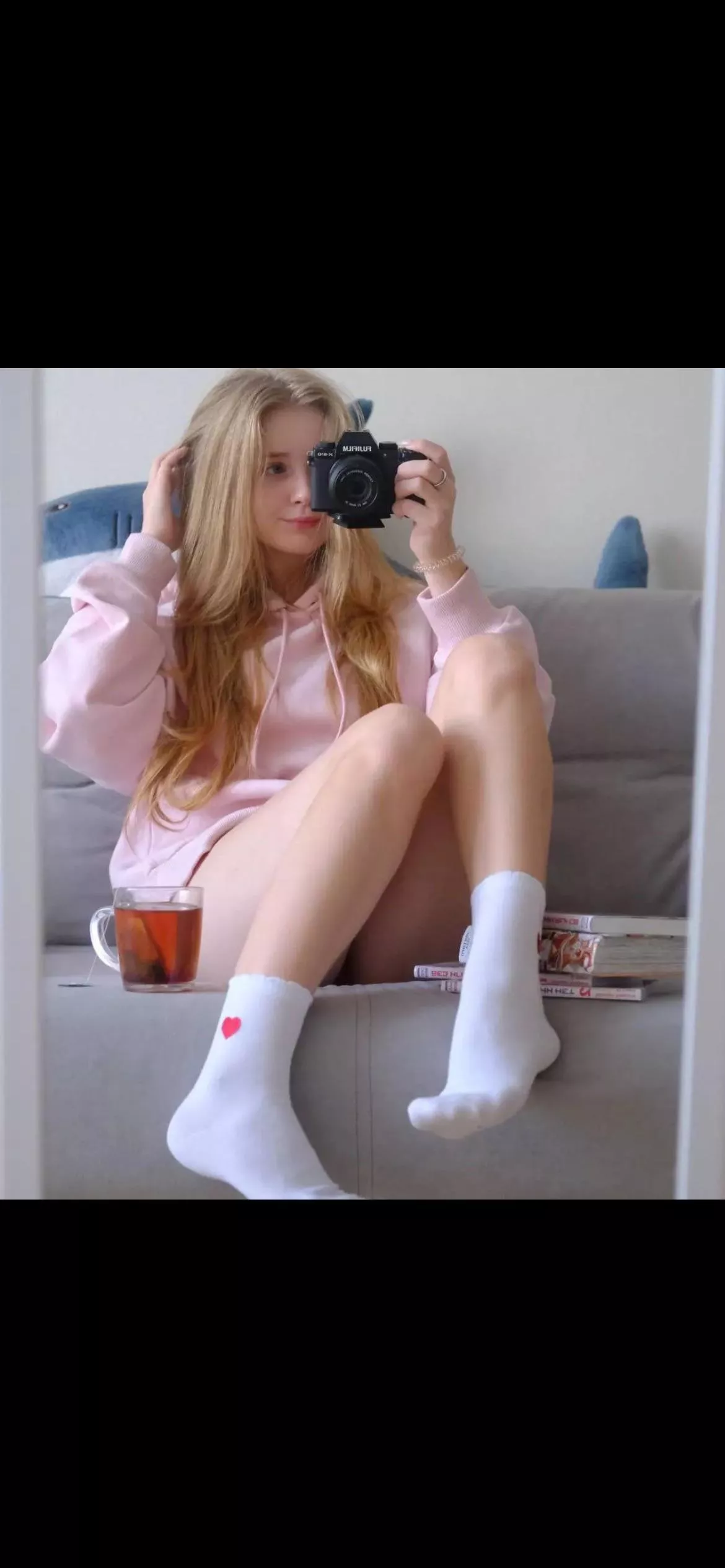 Cute feet are a green flag (f)