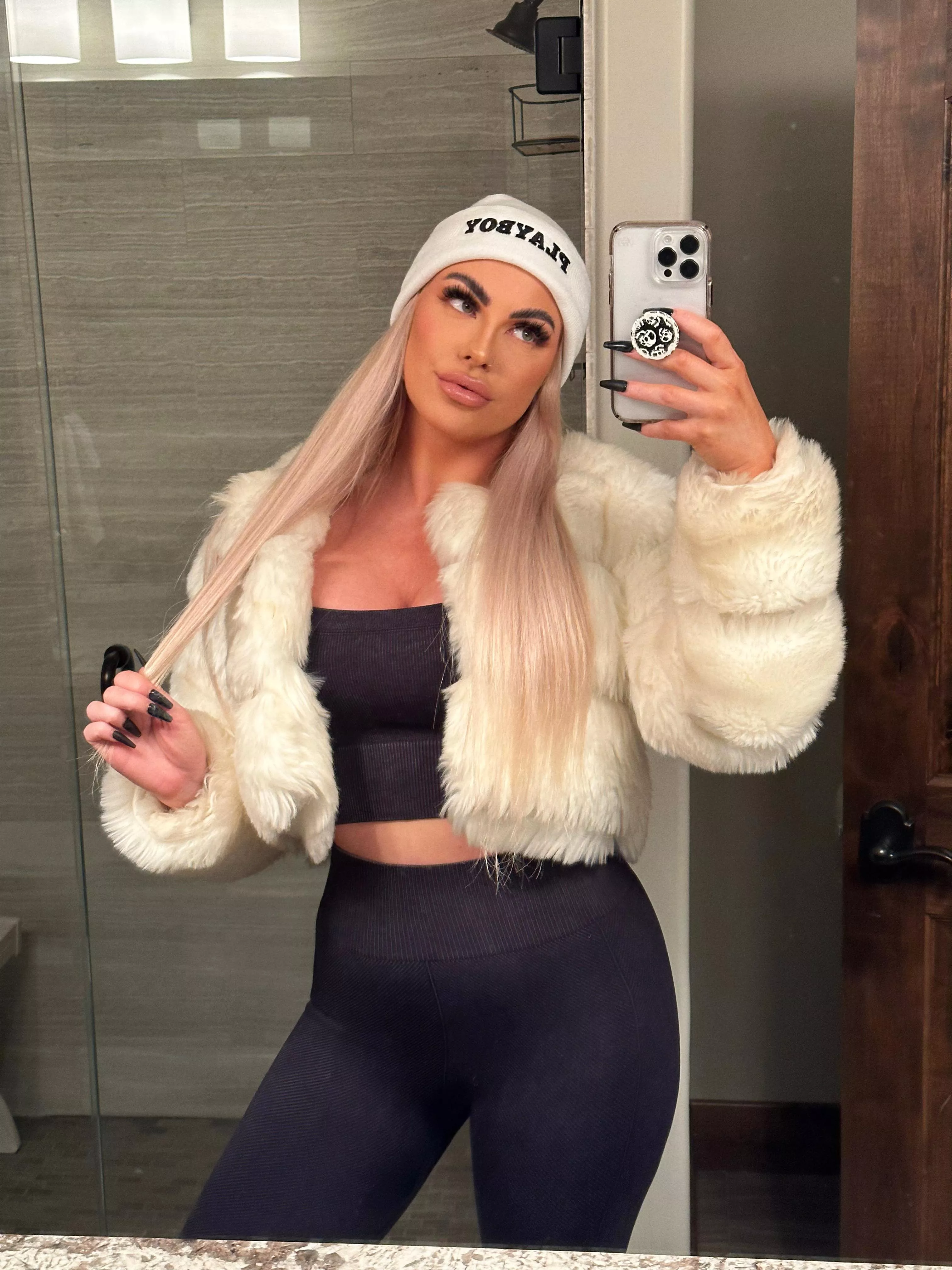 Do I look cute with this beanie on?