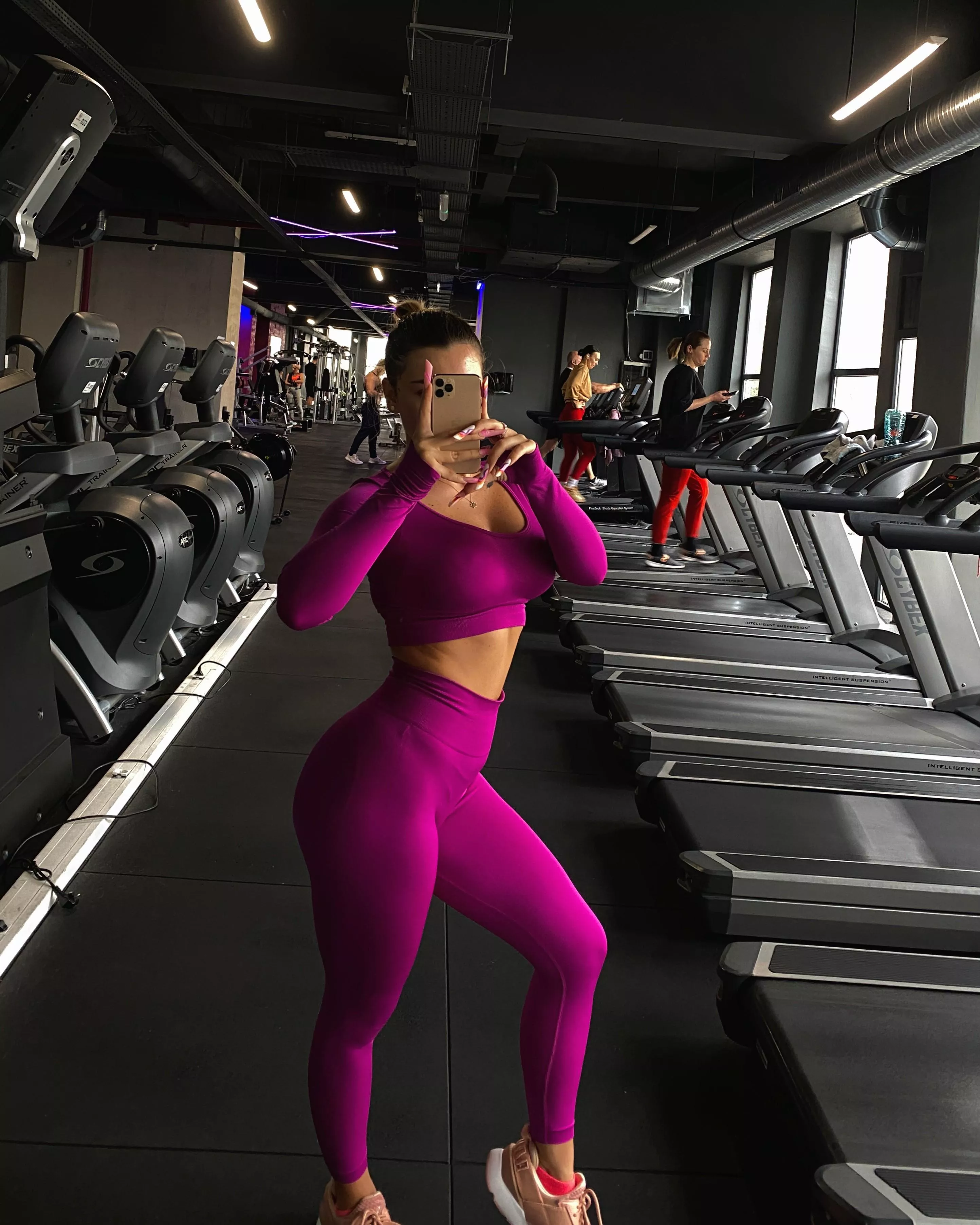 Do I look perfect in violet