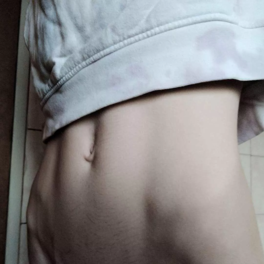 Do you like tight tummies?😏💦