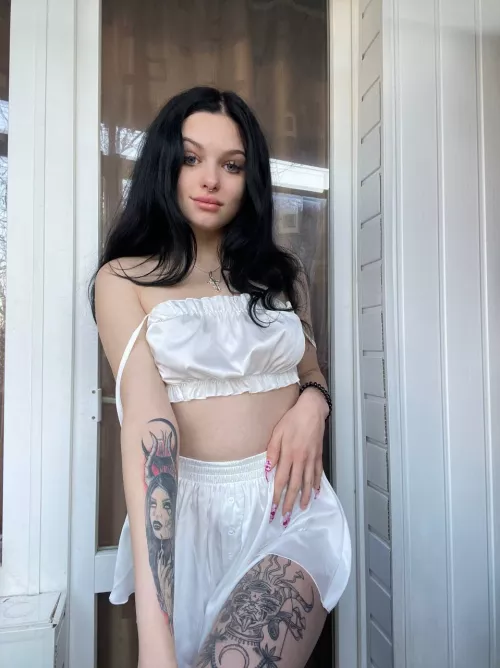 Do you want this skirt to fall off of me?