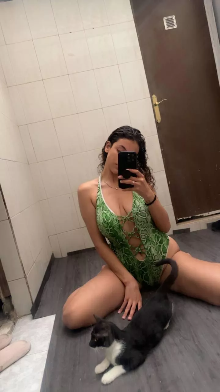 Does green look good on me?
