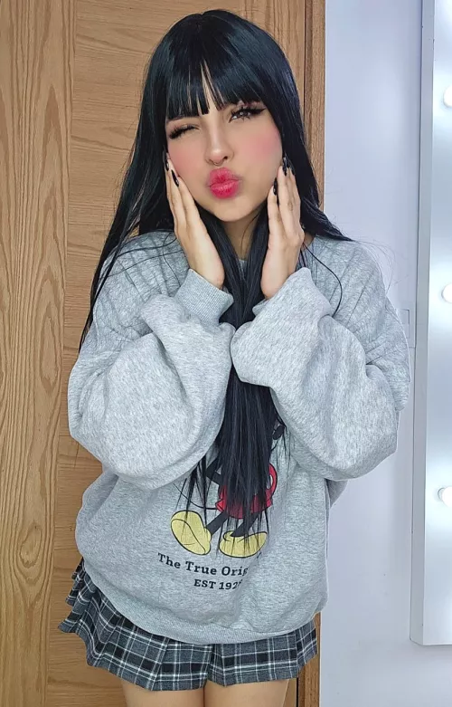 does this skirt make me look easy or it's okay?