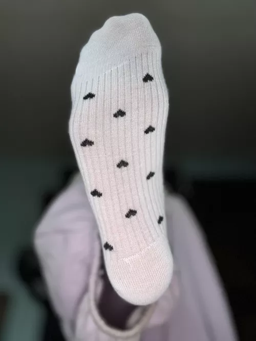 Don’t keep me waiting foot rest, kiss it! 🥰