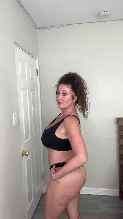 Every smile hides a secret, every curve tells a tale of desire @rae.richmond7777