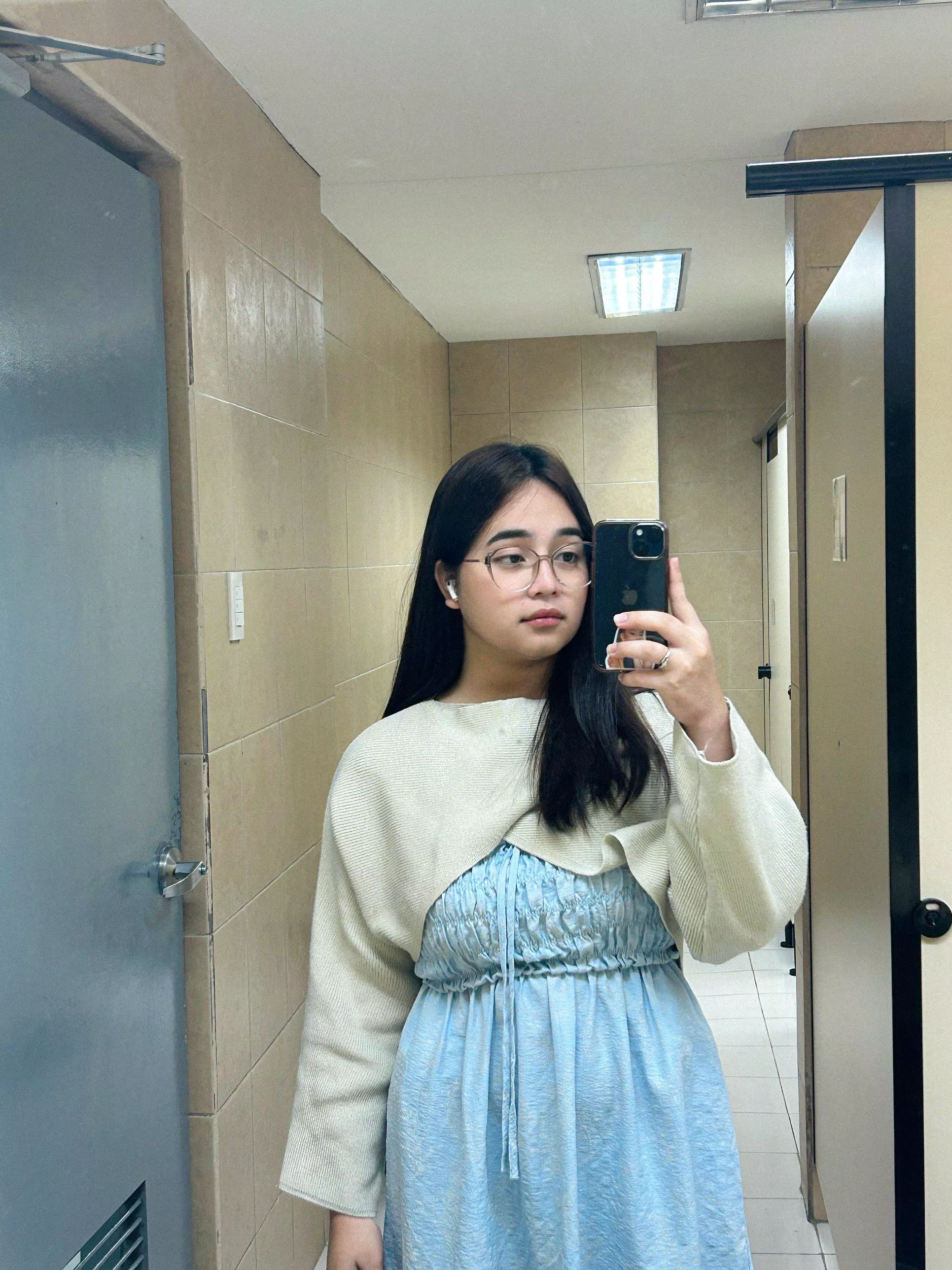 Feeling cute might wanna get laid later 🥲