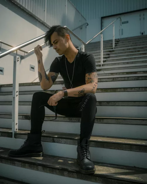 Grow back your sharpest teeth, you know my desire 