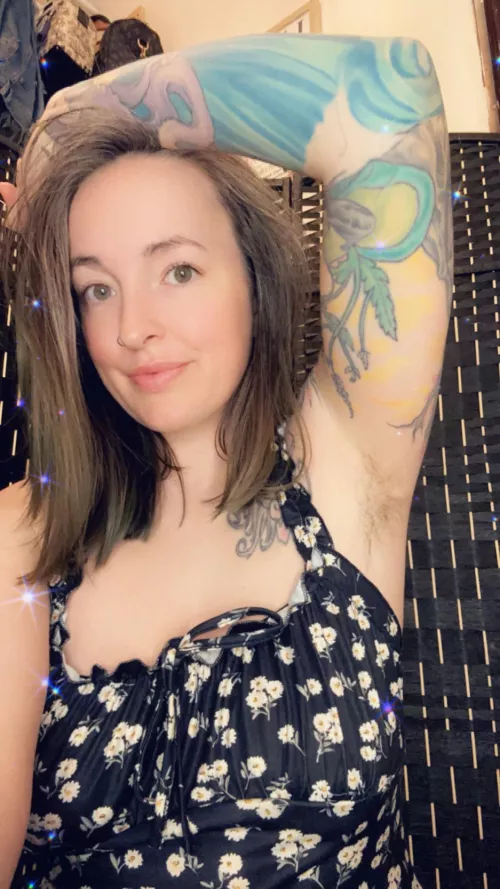 Hairy pits and cute new dress