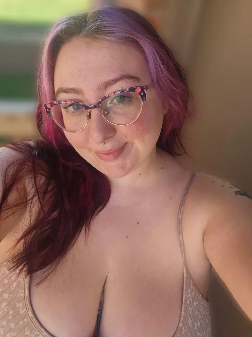 Happy hump day 💘 how's your week? 