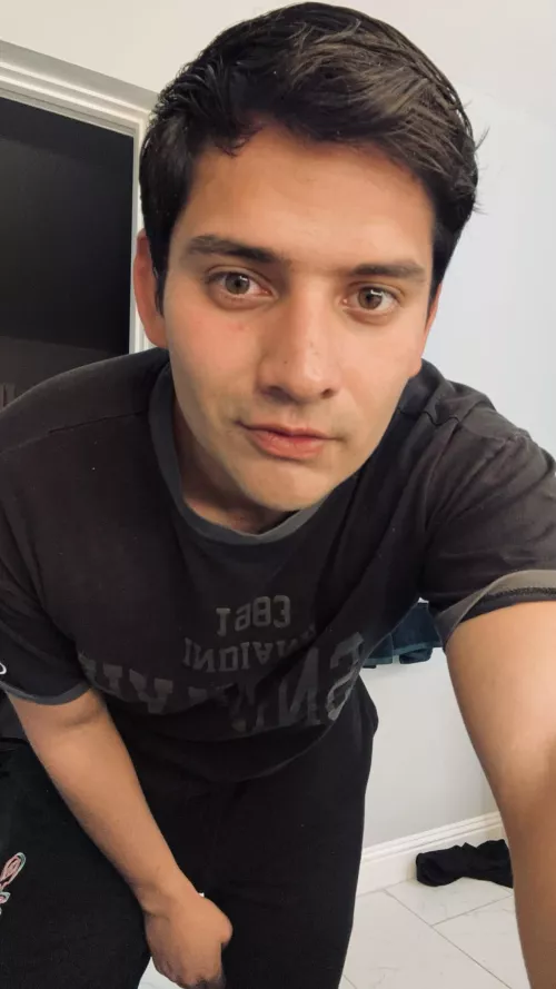 Hi all, my favorite game to play rn is genshin and Pokémon 