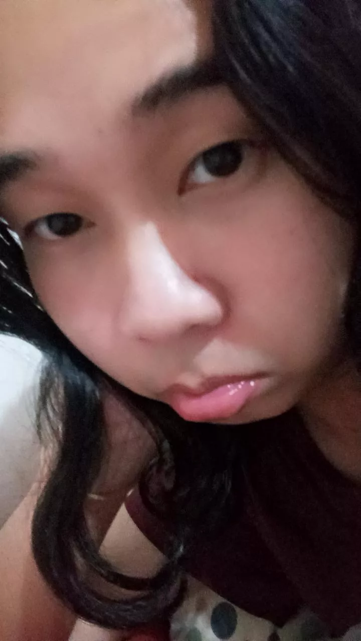 hope i look cute in bare face too :3