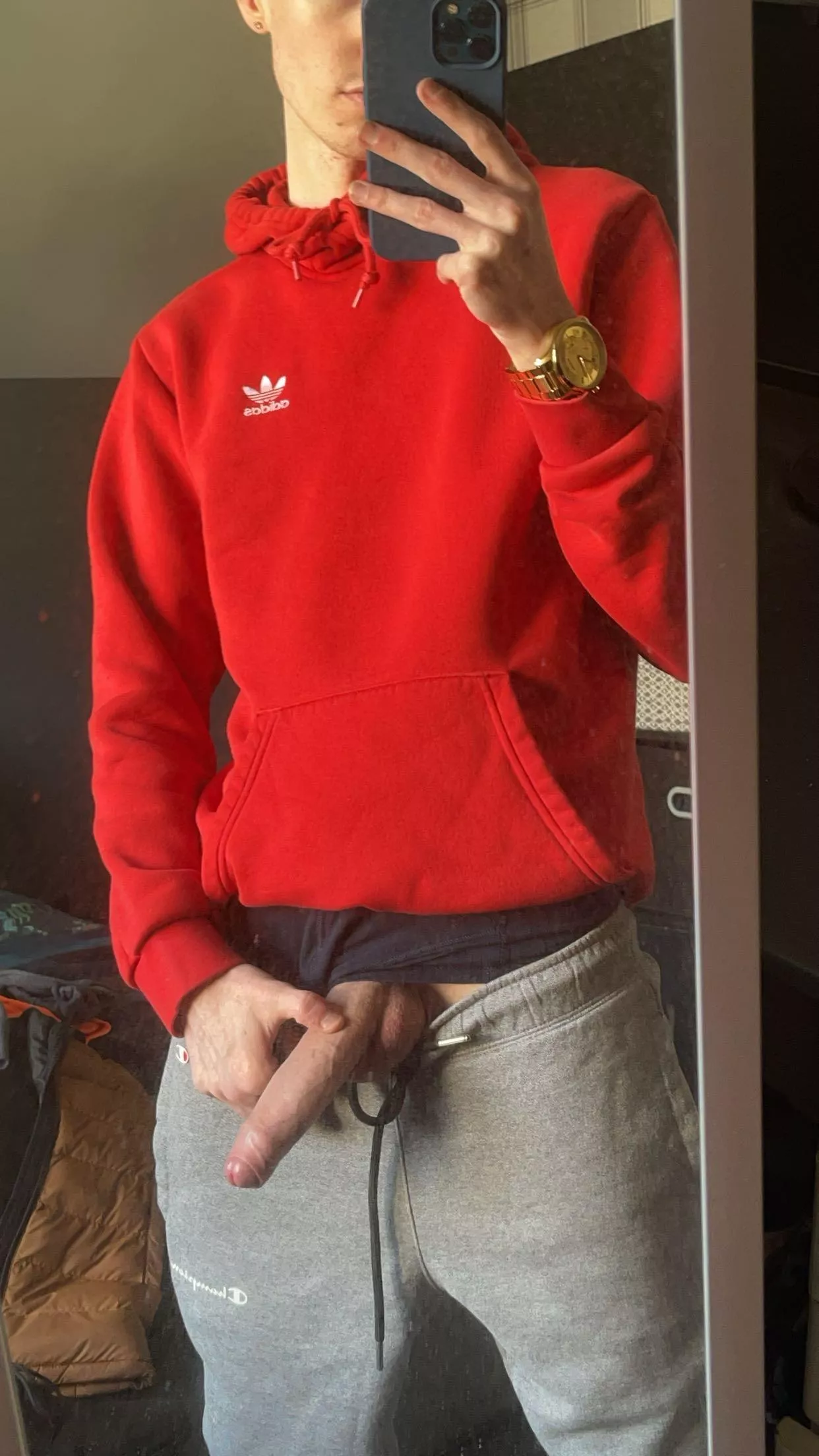 I love showing off my young dick 👀