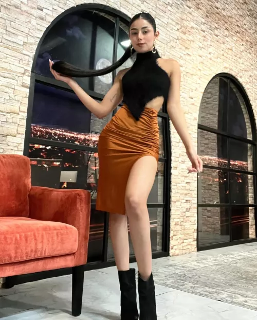 I wouldn't mind throwing my legs over you