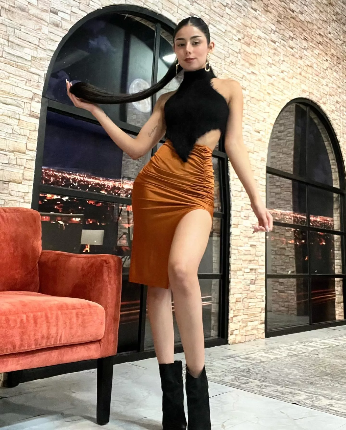 I wouldn't mind throwing my legs over you