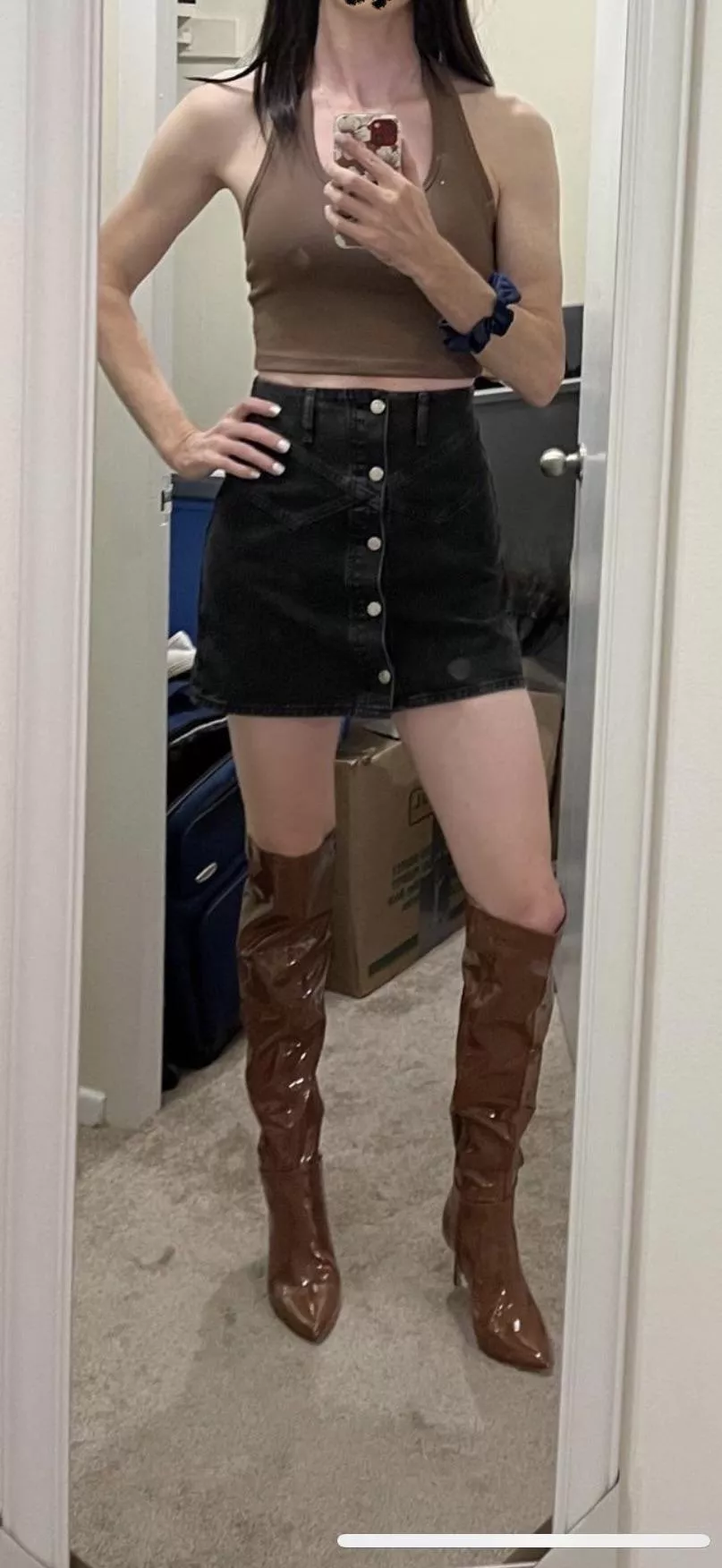 In honor of me starting hormones, here's an outfit that I love 😁
