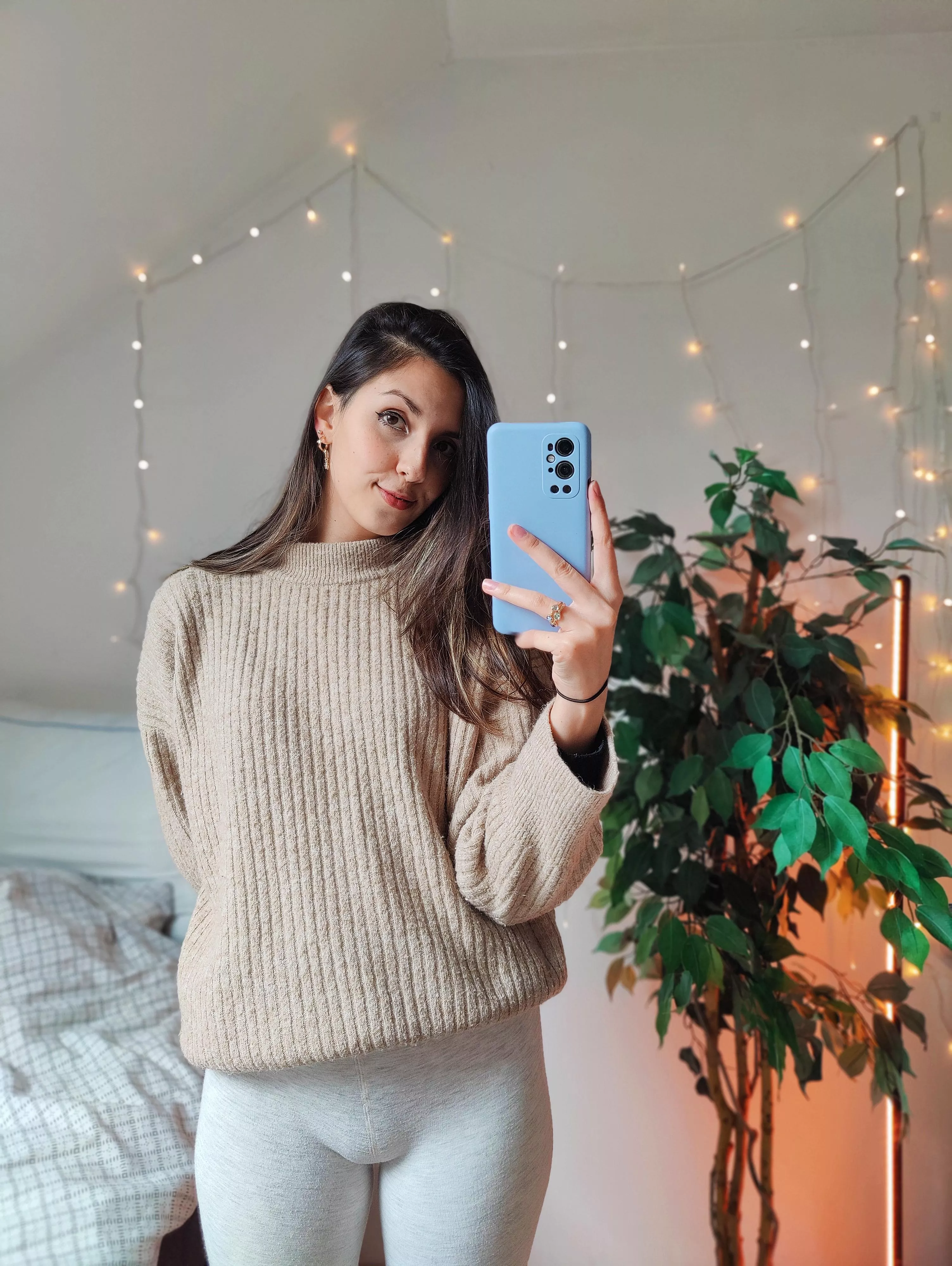 Is it that visible in these leggings? :3