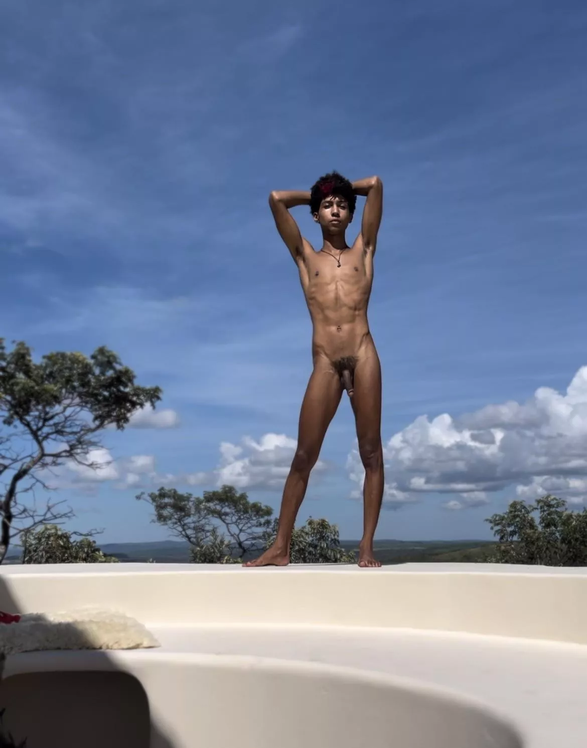 Let’s enjoy each other with a view? 🔥