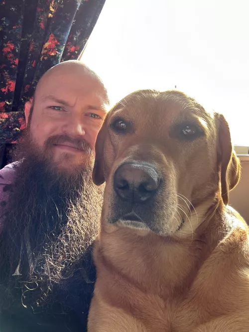 Morning cuddles basking in sunlight 🫶🏻