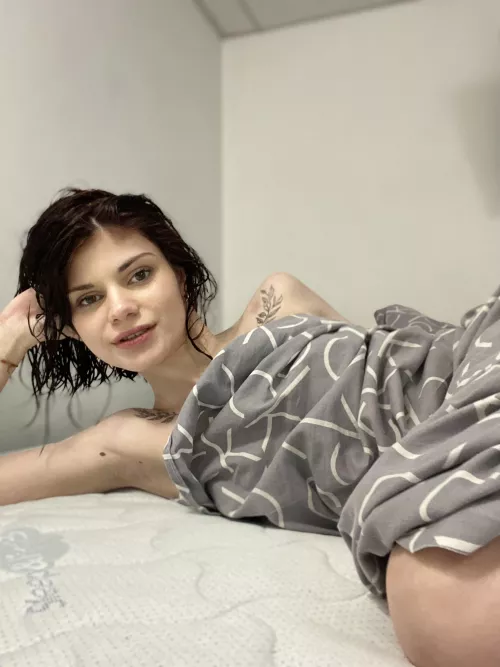 My bed is so empty today...we should fix that ;)