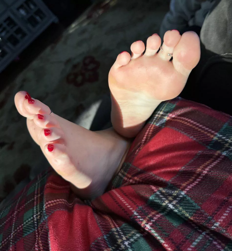 My sun kissed soles ☀️