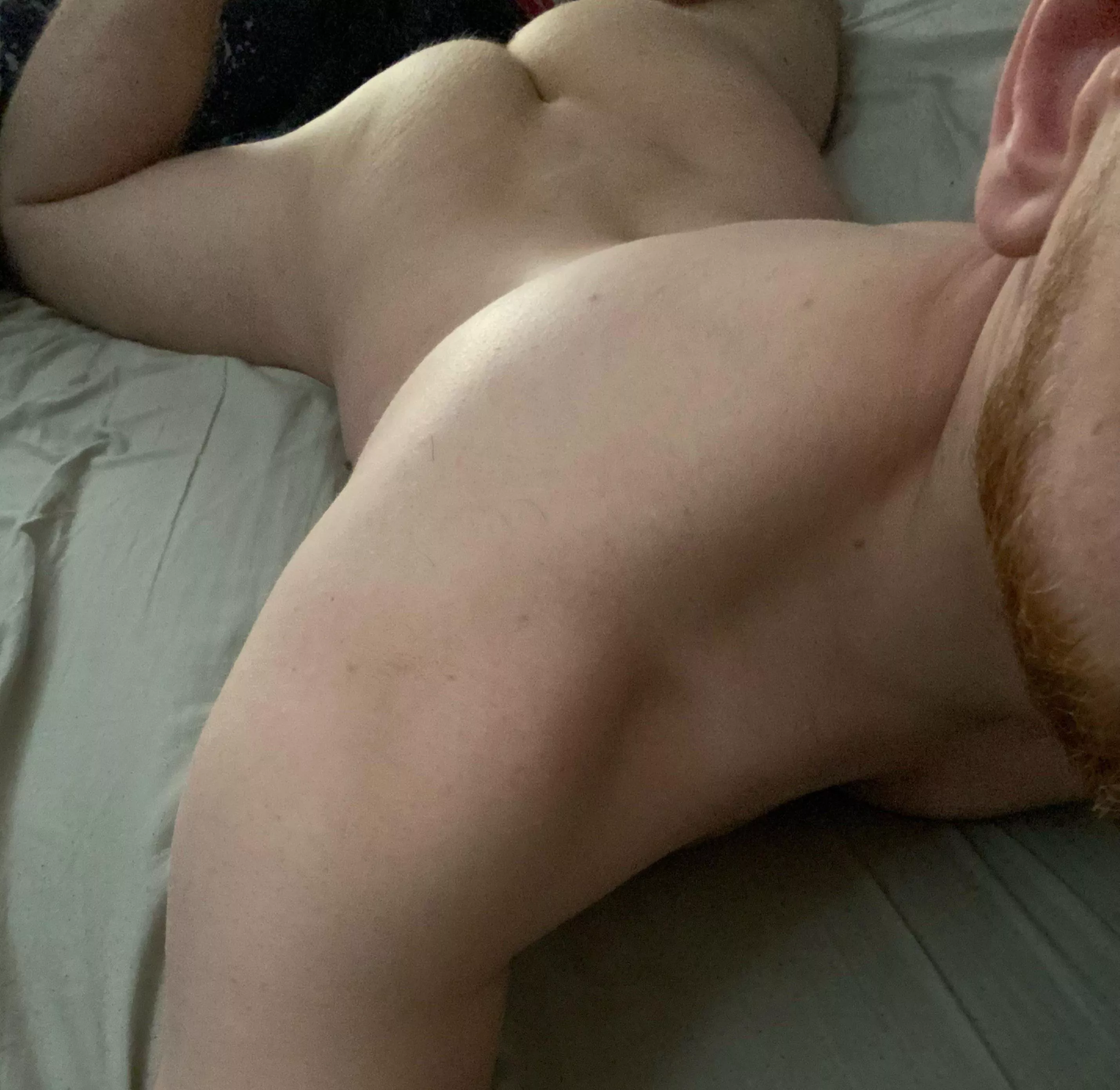 Naked day, need warming up😏