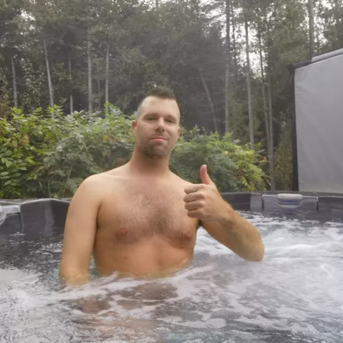 Naked hot tub daddy (41)