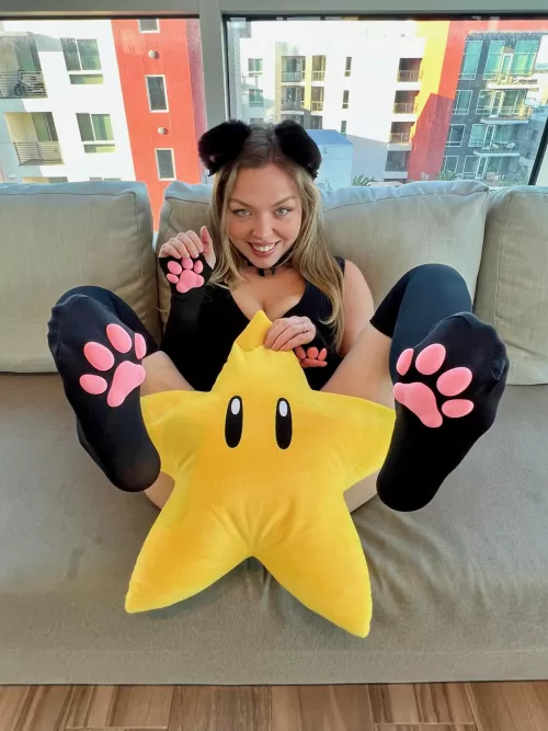 New here ⭐️ I puuurrrr at the thought of you giving me head [F]