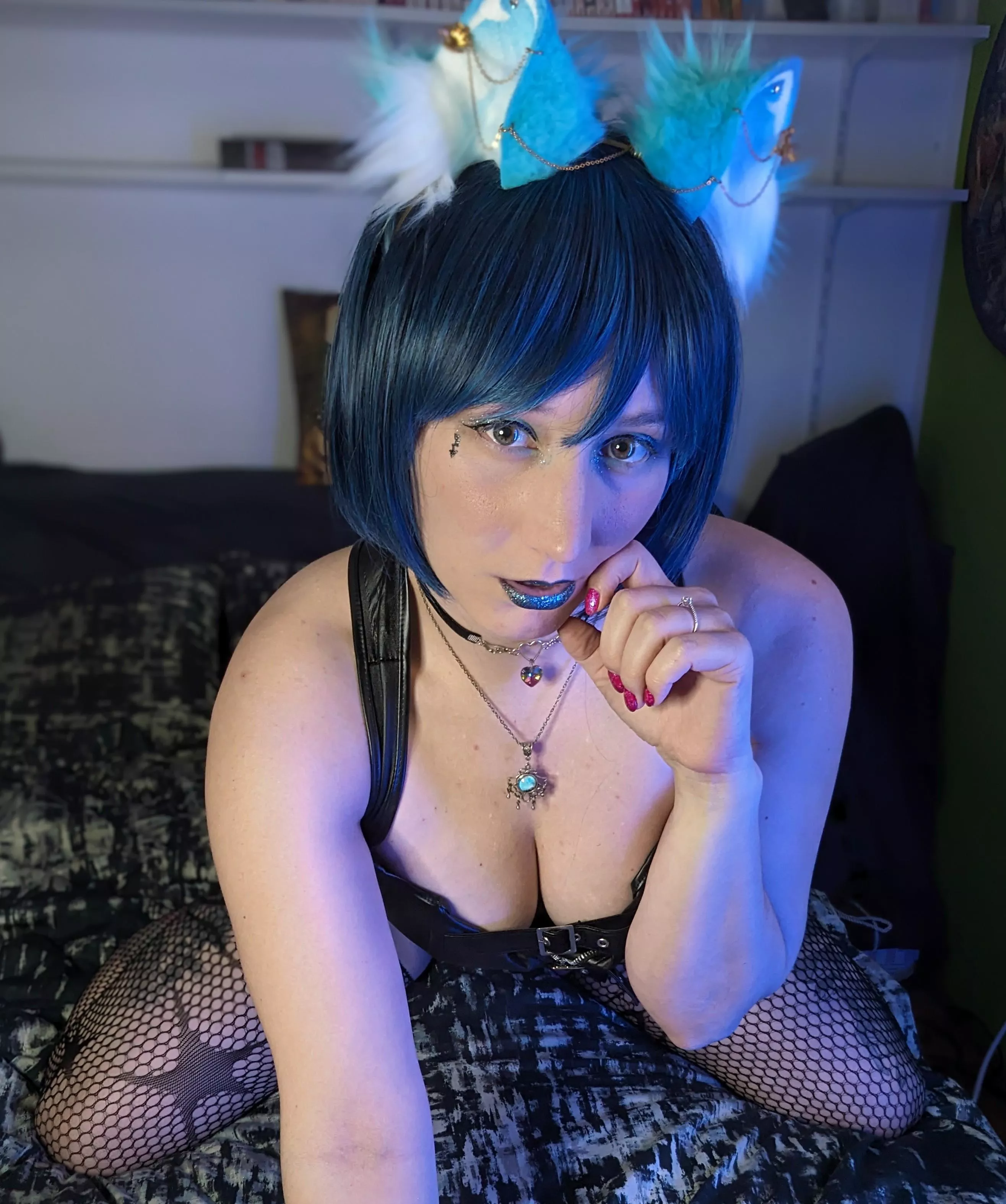 [self] naugty kitty