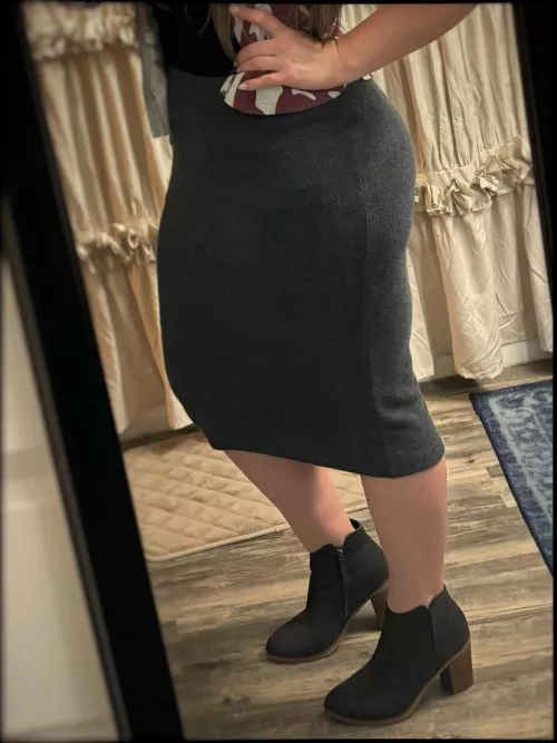 Some comfy heeled bootys for the color temps 🥶