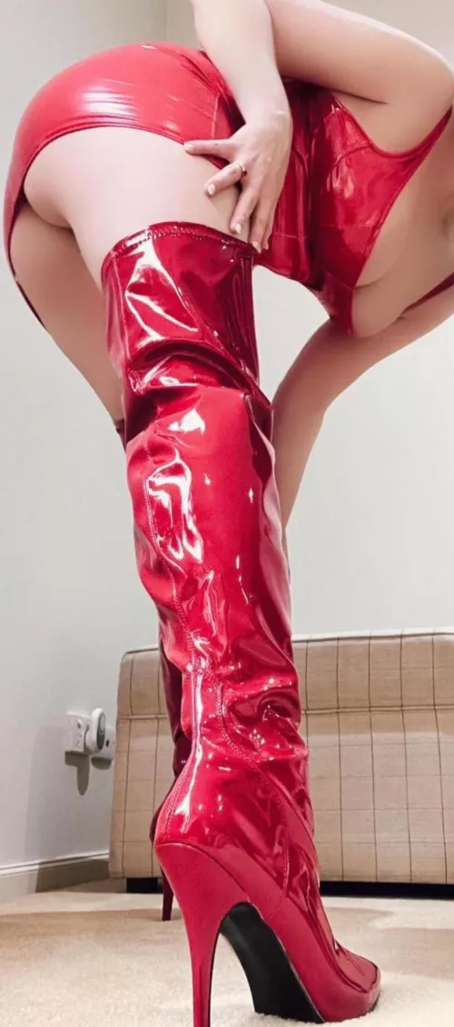 Stepping on little boys today 👠