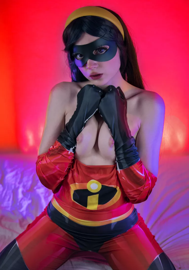 Violet Parr by (Ave Ria) Cosplay