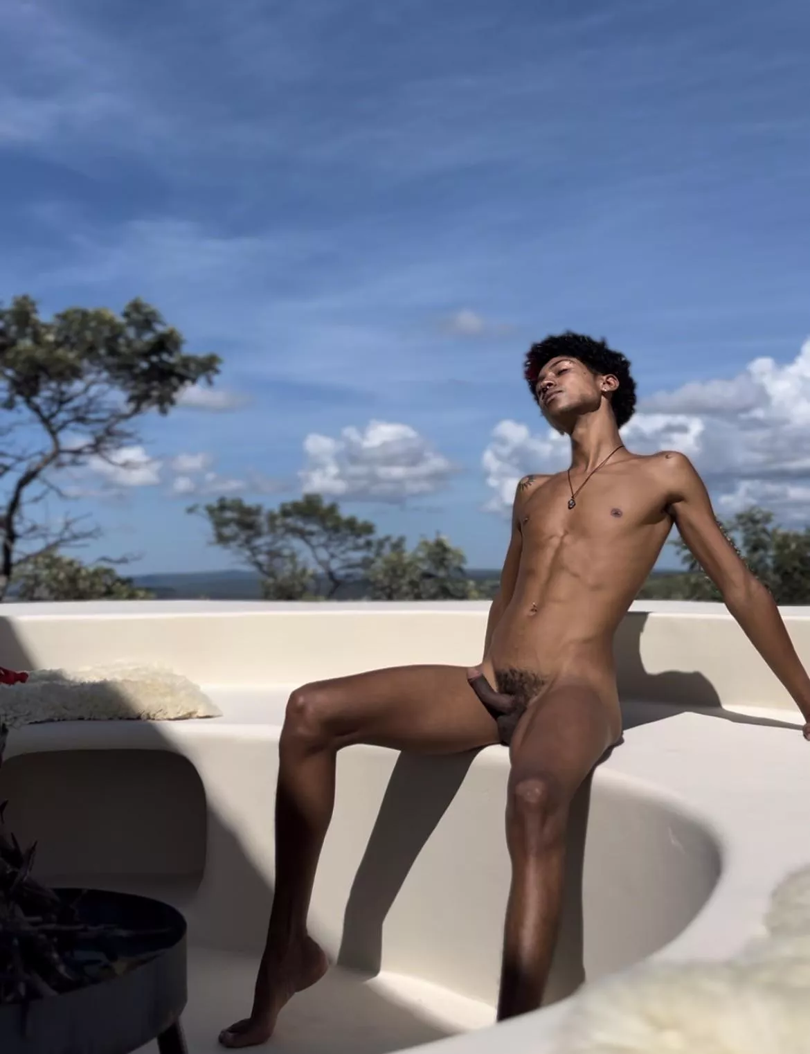 Wanna enjoy the sun with me? 🔥