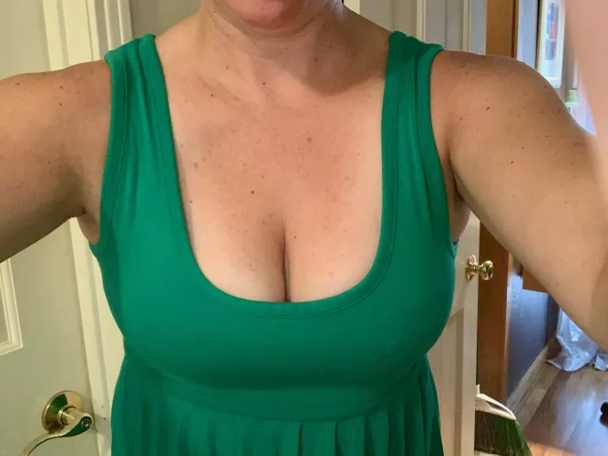 Who else loves sundress season [F43]