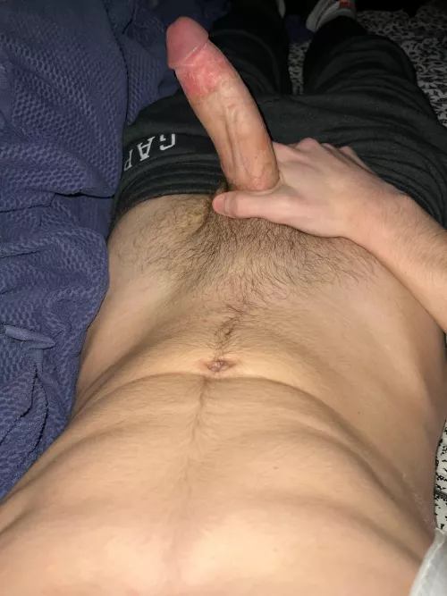 18 virgins want a trans or bottom to make me cum