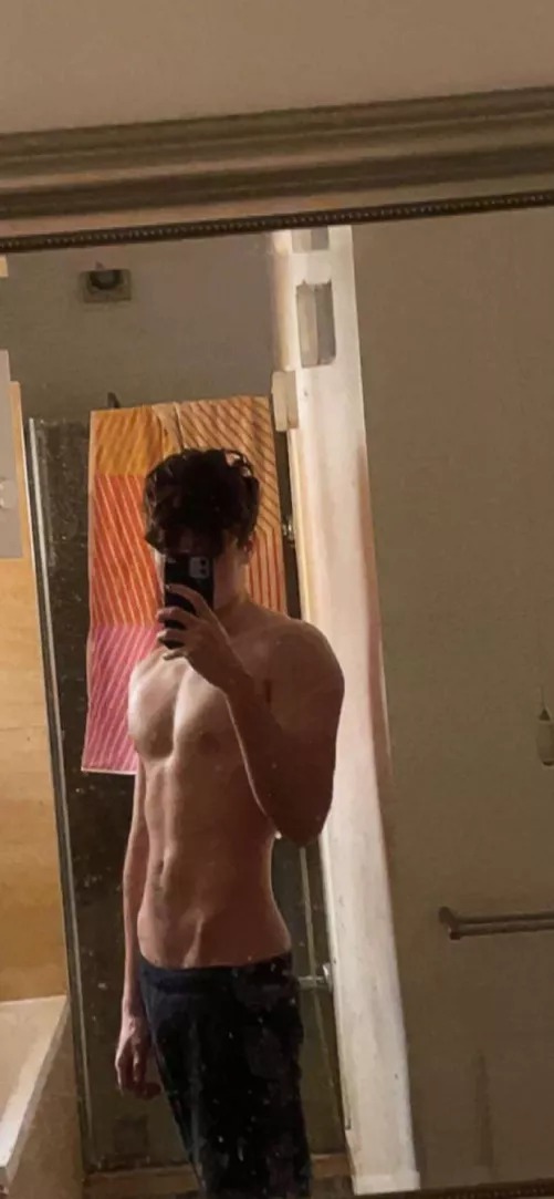 20 vers looking for fem guys. DM me if u like what u see :)