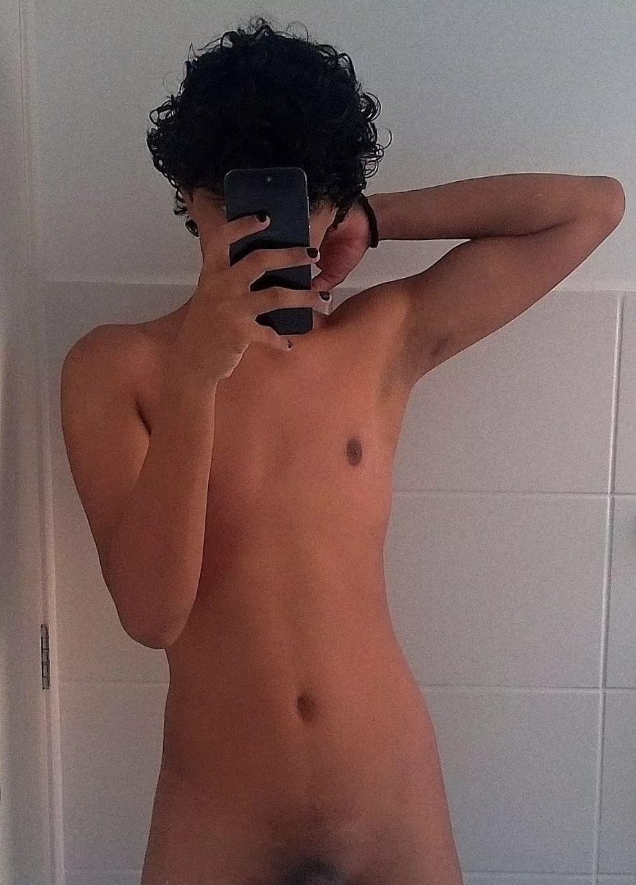 [21] Did anyone ask for a black emo twink here?