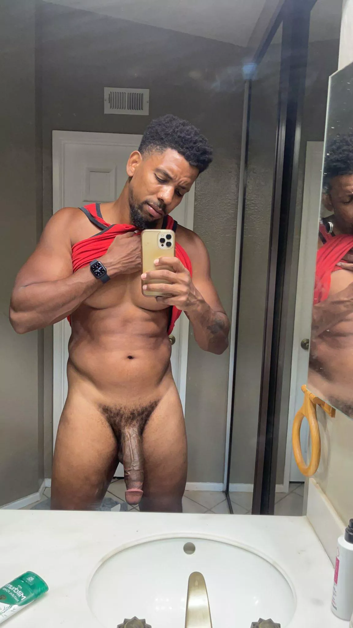 [28] u think im hot ?