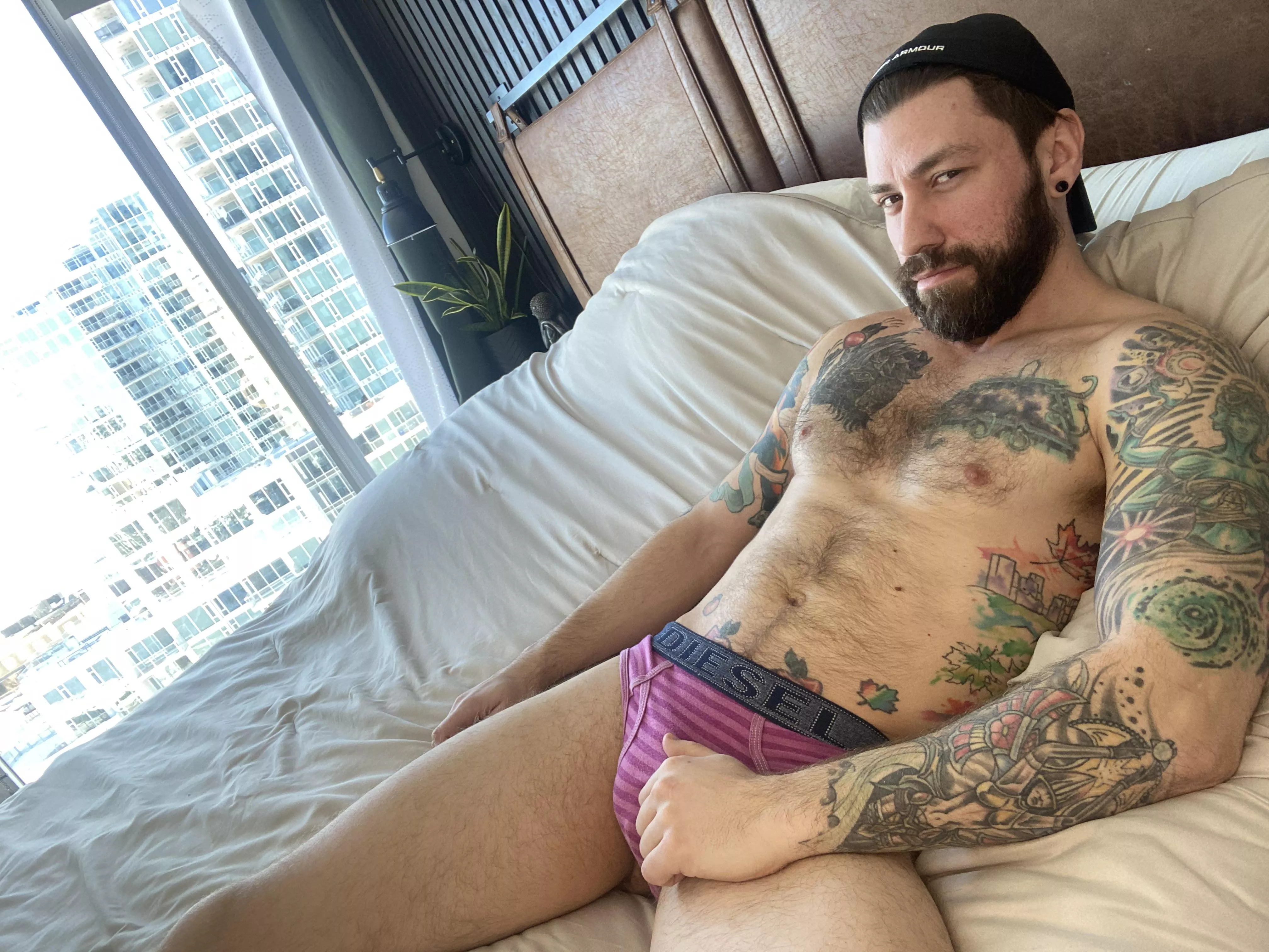 31 Canada what games are everyone playing at the moment?